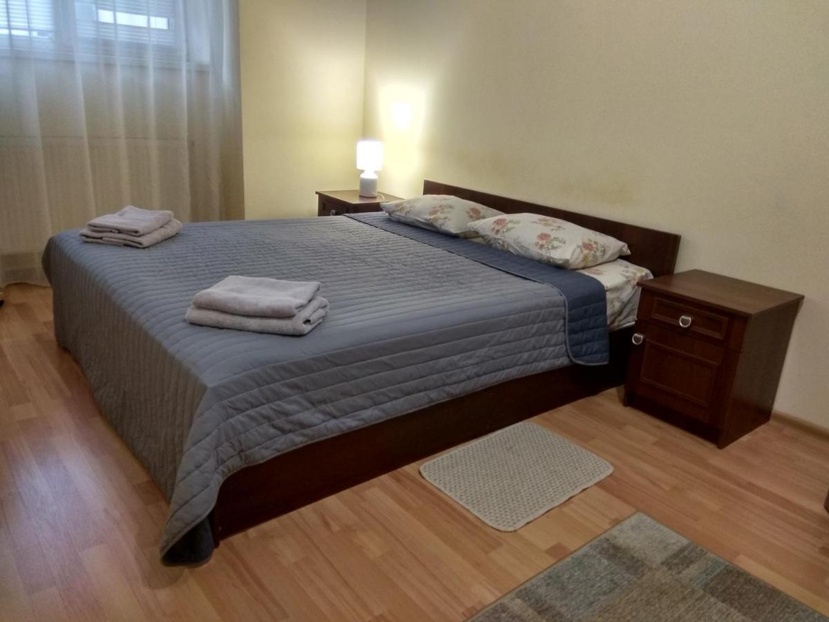 Apartments Domovik On Beregovskaya 3 Мукачево Экстерьер фото