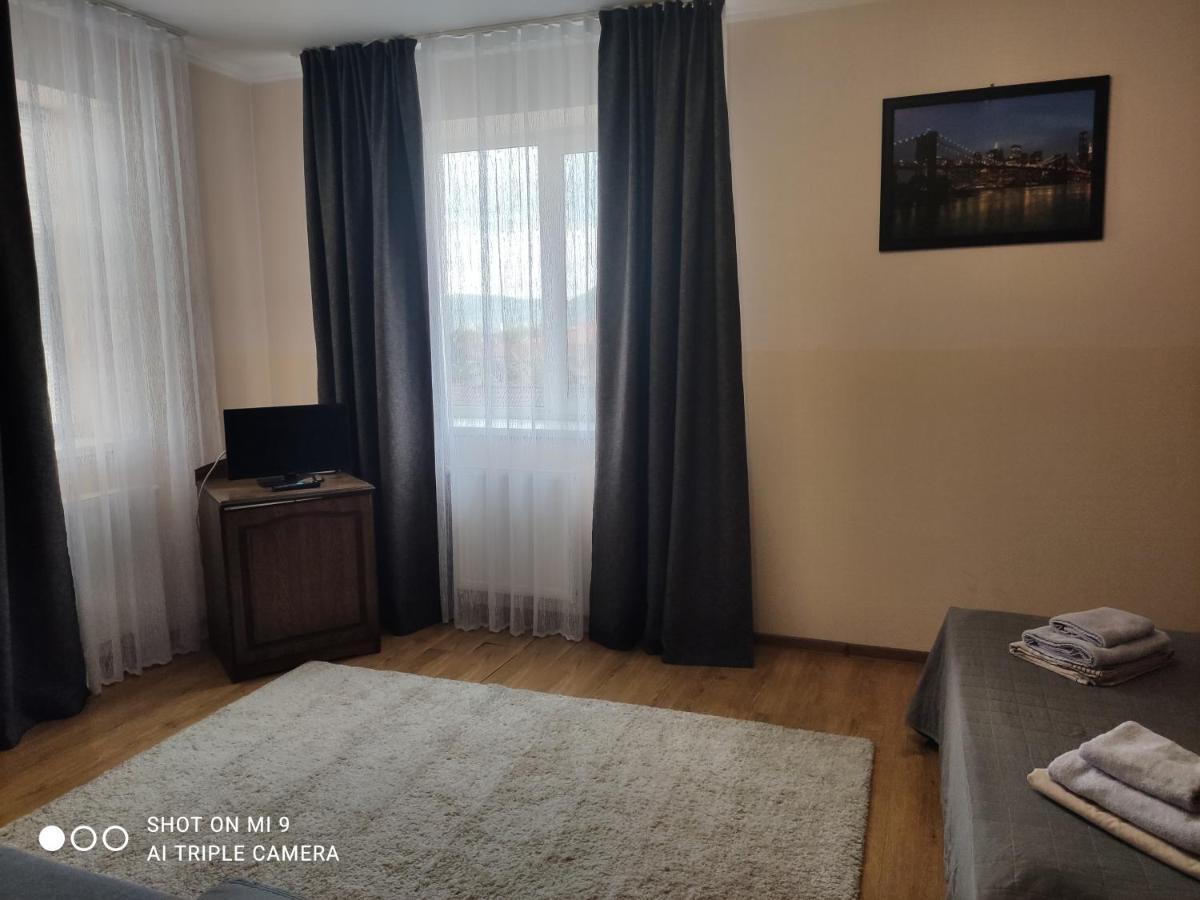 Apartments Domovik On Beregovskaya 3 Мукачево Экстерьер фото