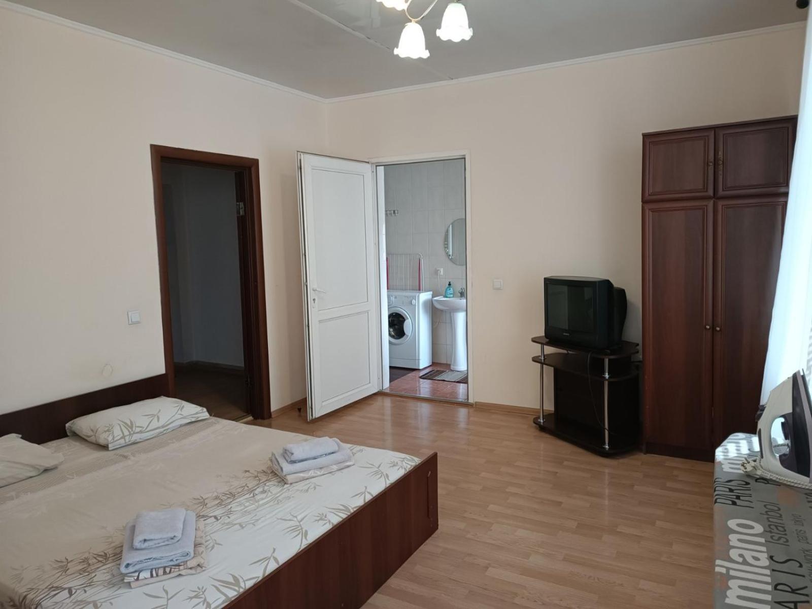 Apartments Domovik On Beregovskaya 3 Мукачево Экстерьер фото