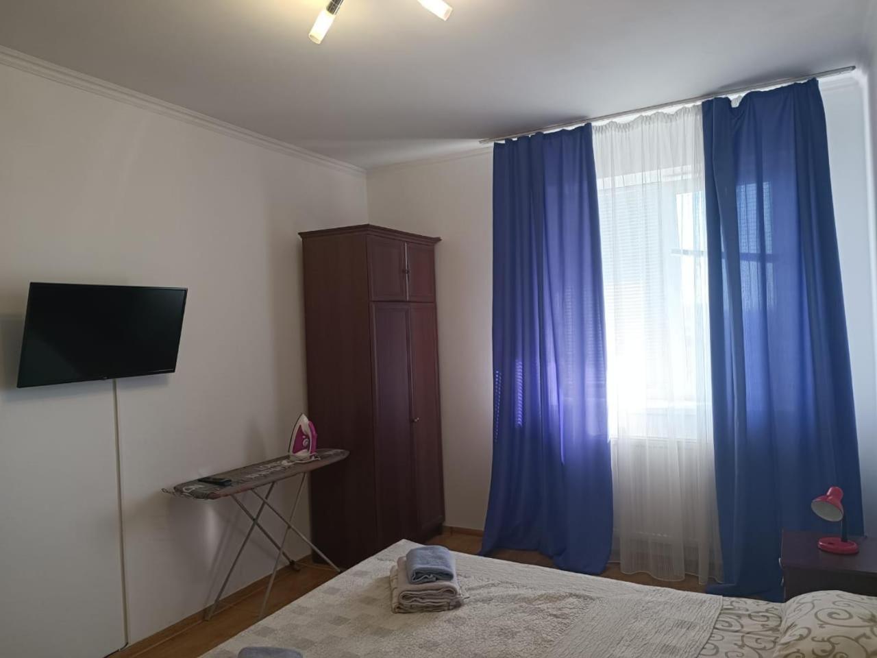 Apartments Domovik On Beregovskaya 3 Мукачево Экстерьер фото
